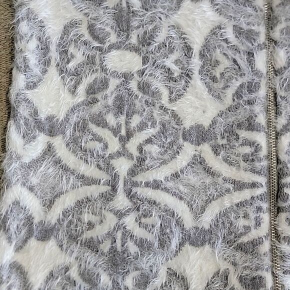 The Limited Gray and White Zippered Long Sleeve Eyelash Cardigan Sweater - Small - Picture 6 of 16